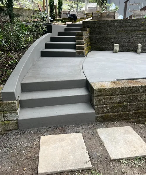 Broom Finish Steps ,retaining Wall And Patio, Integral Concrete Color in Mercer Island 
